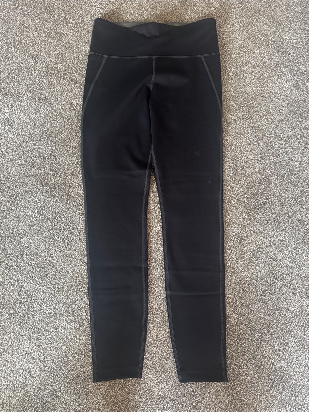Lands' End Black and Gray Reversible High-Waist Leggings with side pockets